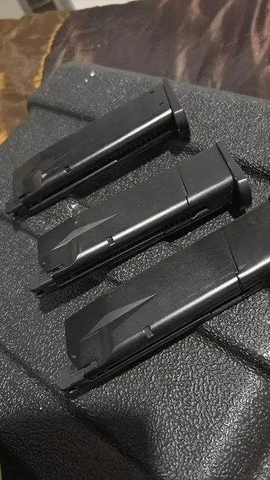 P226 – KJWorks - Com 3 Carregadores